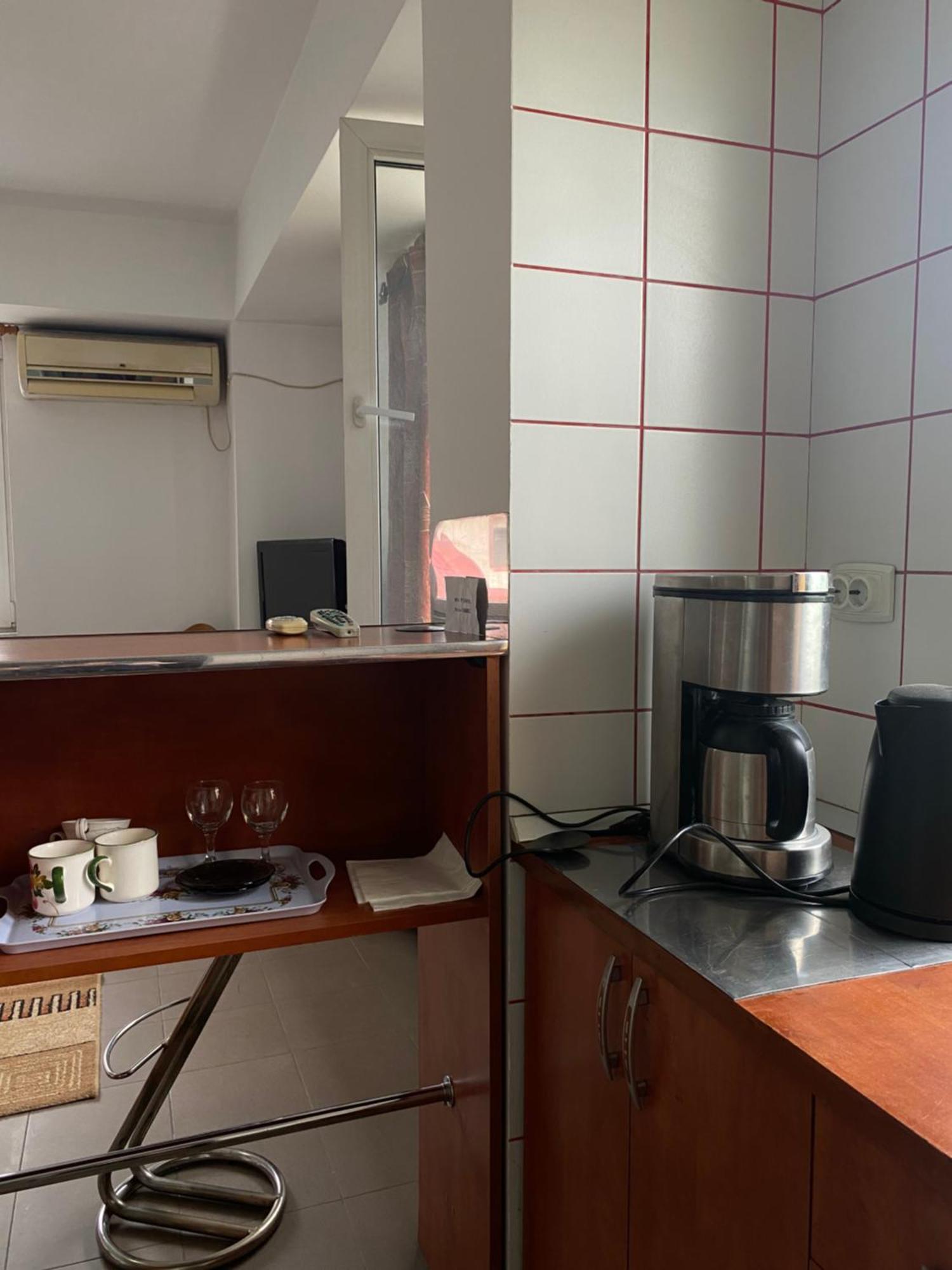 Quiet Garden Ground Floor Apartment บูคาเรสต์ ภายนอก รูปภาพ